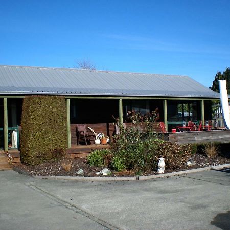 Te Waka Lodge Te Anau Exterior photo