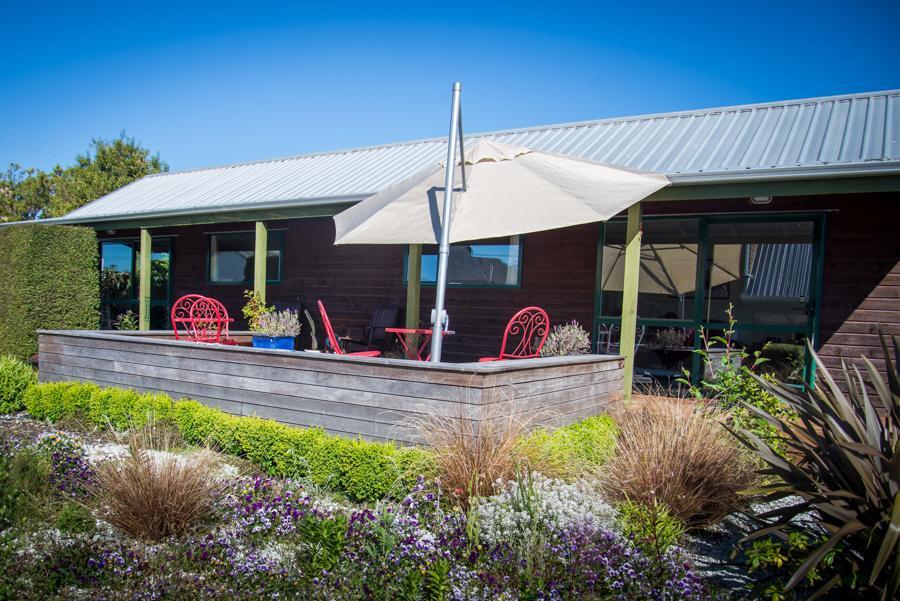 Te Waka Lodge Te Anau Exterior photo
